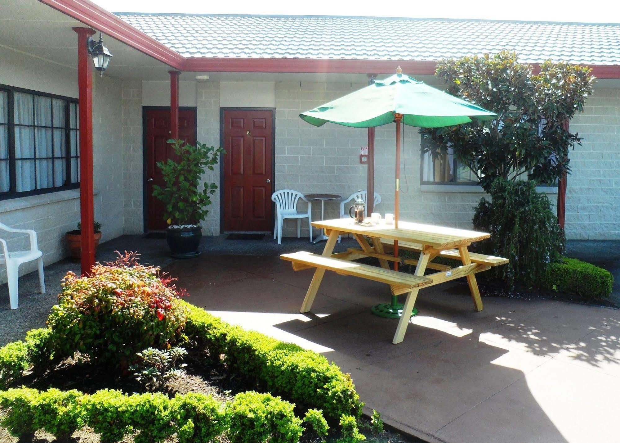 Bk'S Magnolia Motor Lodge Whanganui Eksteriør billede